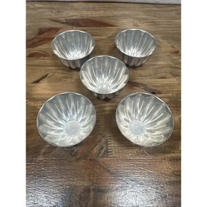 Vintage Set of 5 Fluted Aluminum Dessert Gelatin Molds Cottage Chic Kitchen Deco